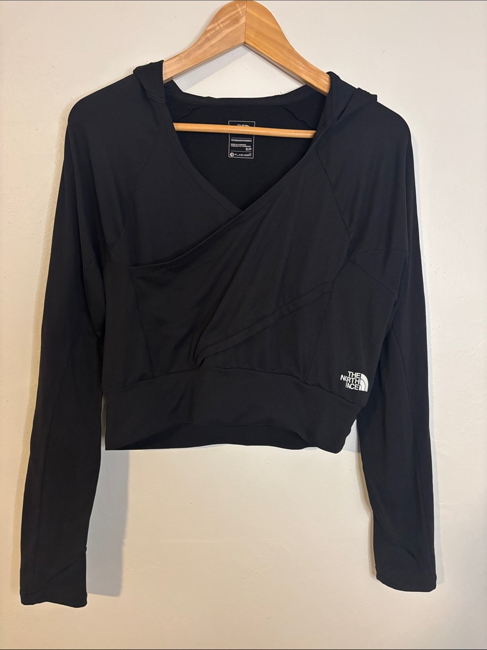 The North Face Black Hooded Cropped Motivation FlashDry Wrap Women’s Small
